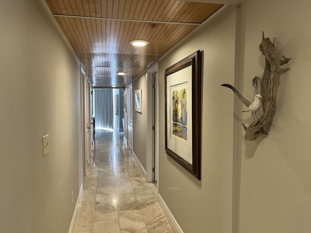 Edgewater Beach Resort: Interior